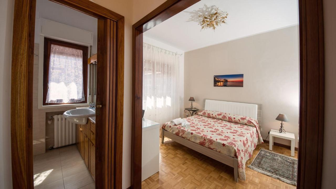 La Castellese Bed and Breakfast Aci Castello Exteriör bild