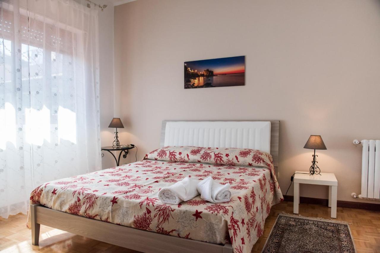 La Castellese Bed and Breakfast Aci Castello Exteriör bild
