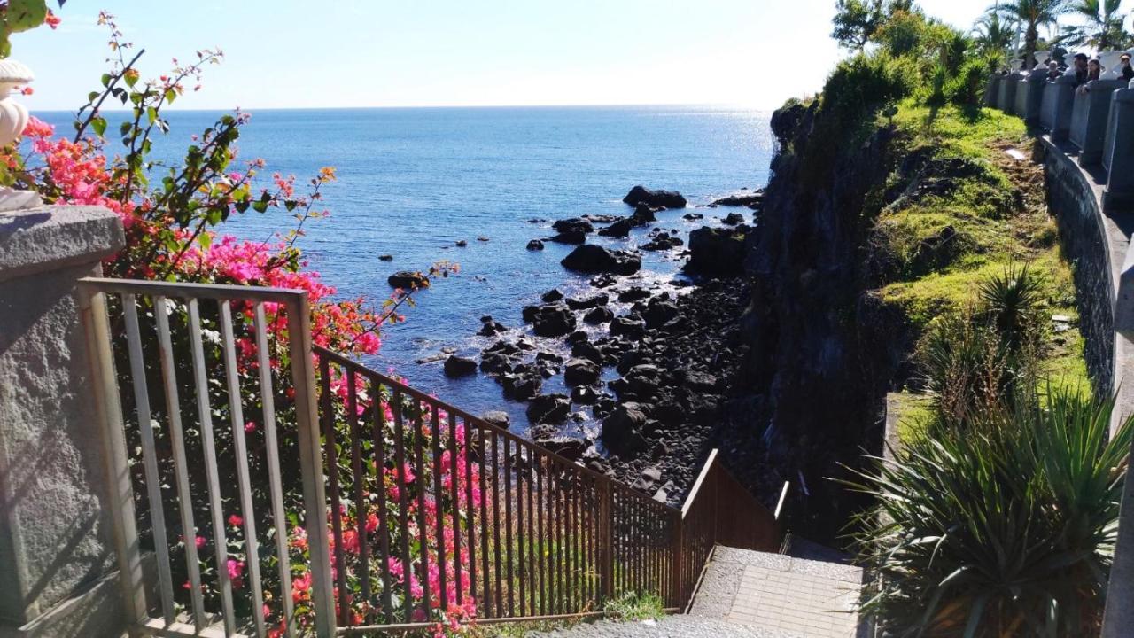 La Castellese Bed and Breakfast Aci Castello Exteriör bild